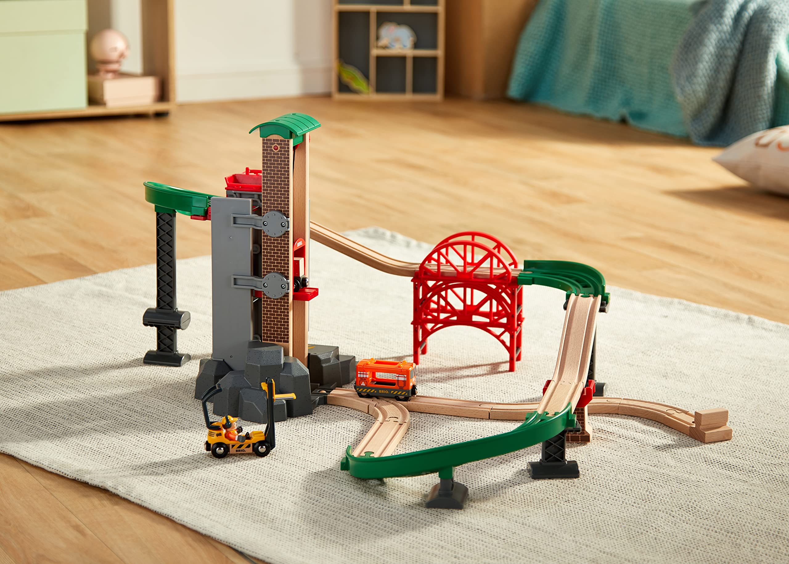 brio-world-33887-gro-es-lagerhaus-set-mit-aufzug-holzeisenbahn-ab-3-jahre image 2
