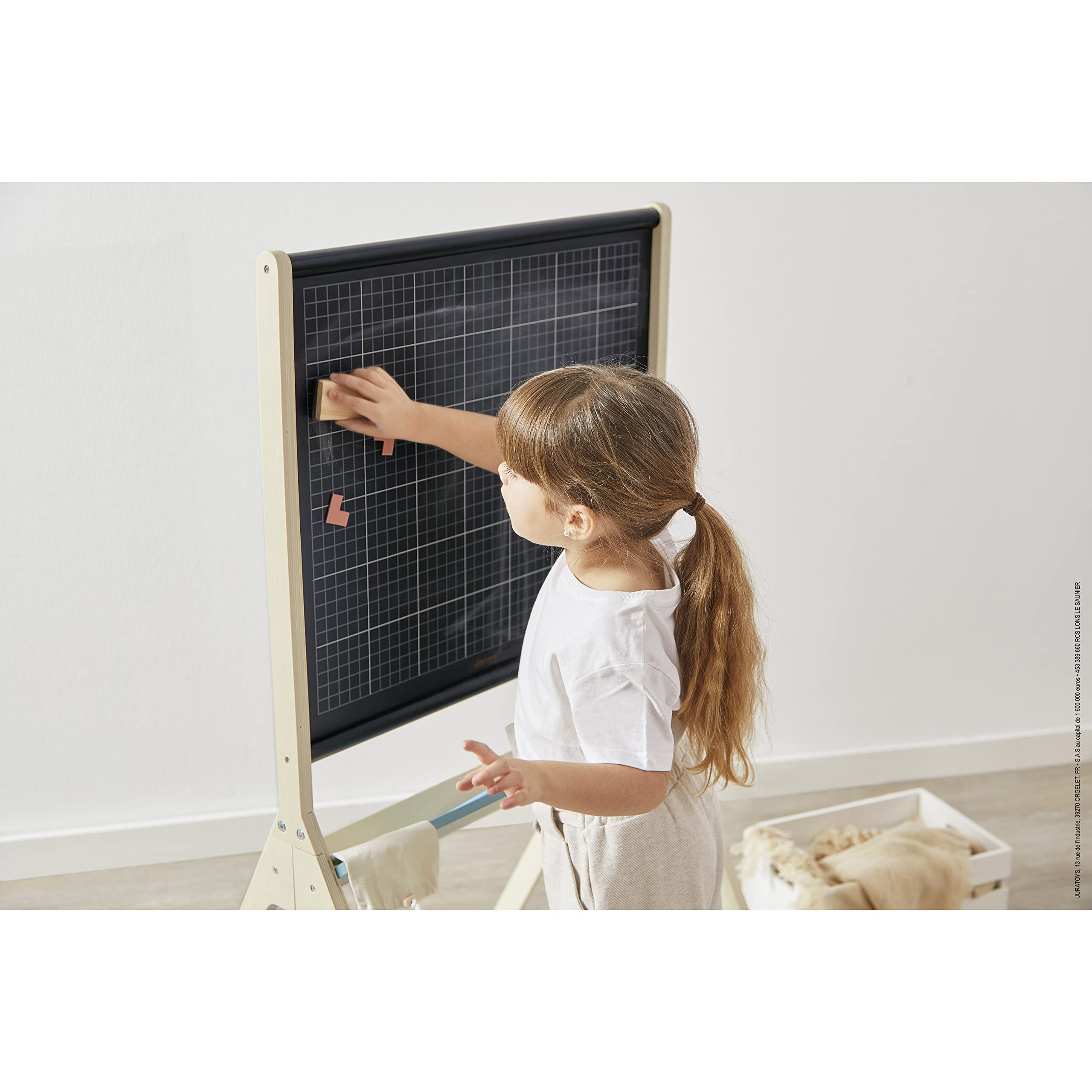 janod-klassische-doppelseitige-magnettafel-standtafel-mit-20-magneten image 6