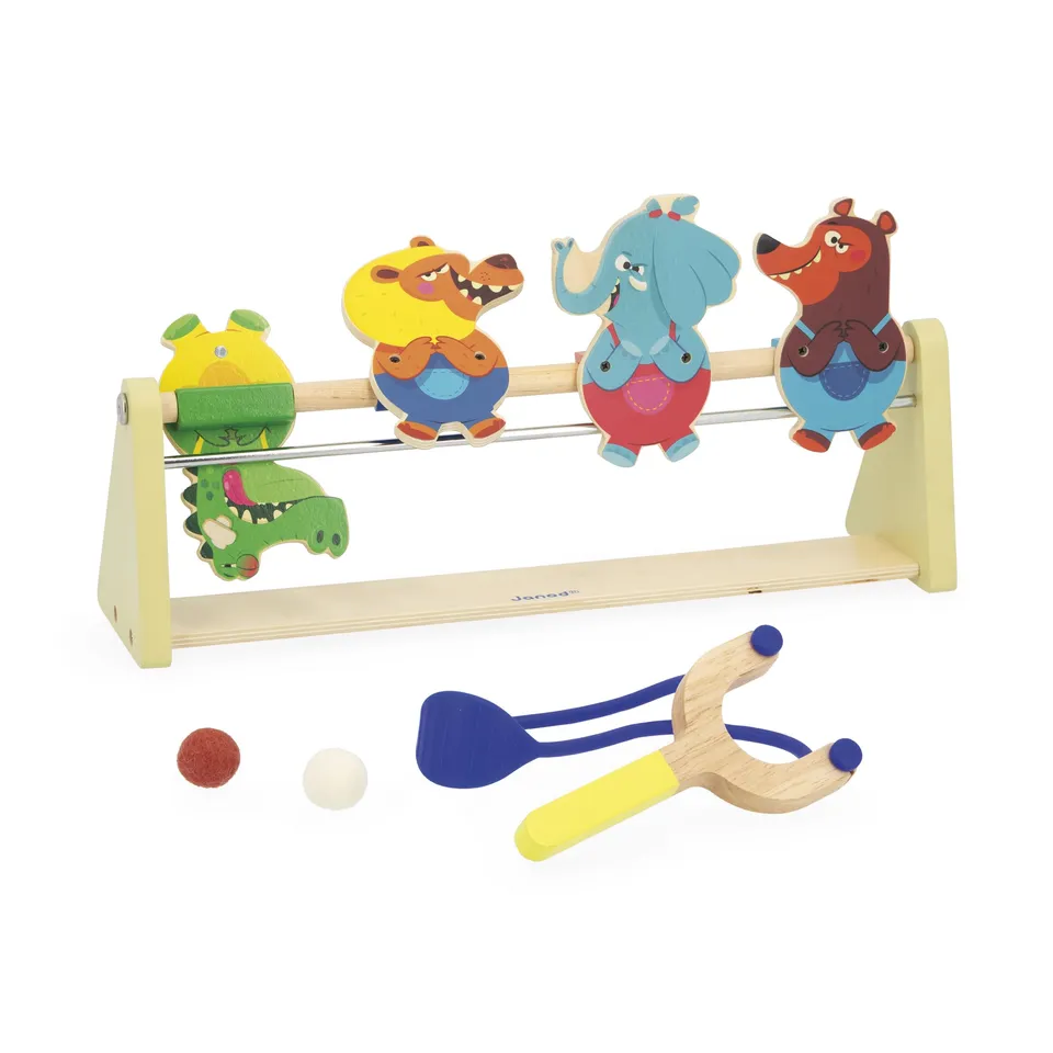 janod-j03372-kinderschie-stand-holz-zielspiel-mit-wurfmaschine-4-figuren image 1