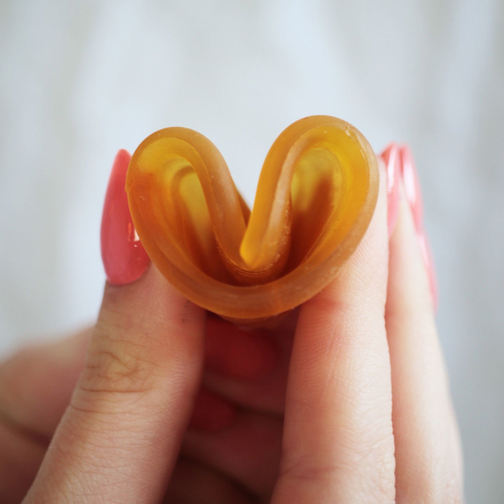 hevea-loop-menstruationstasse-gr-e-3-naturkautschuk image 4
