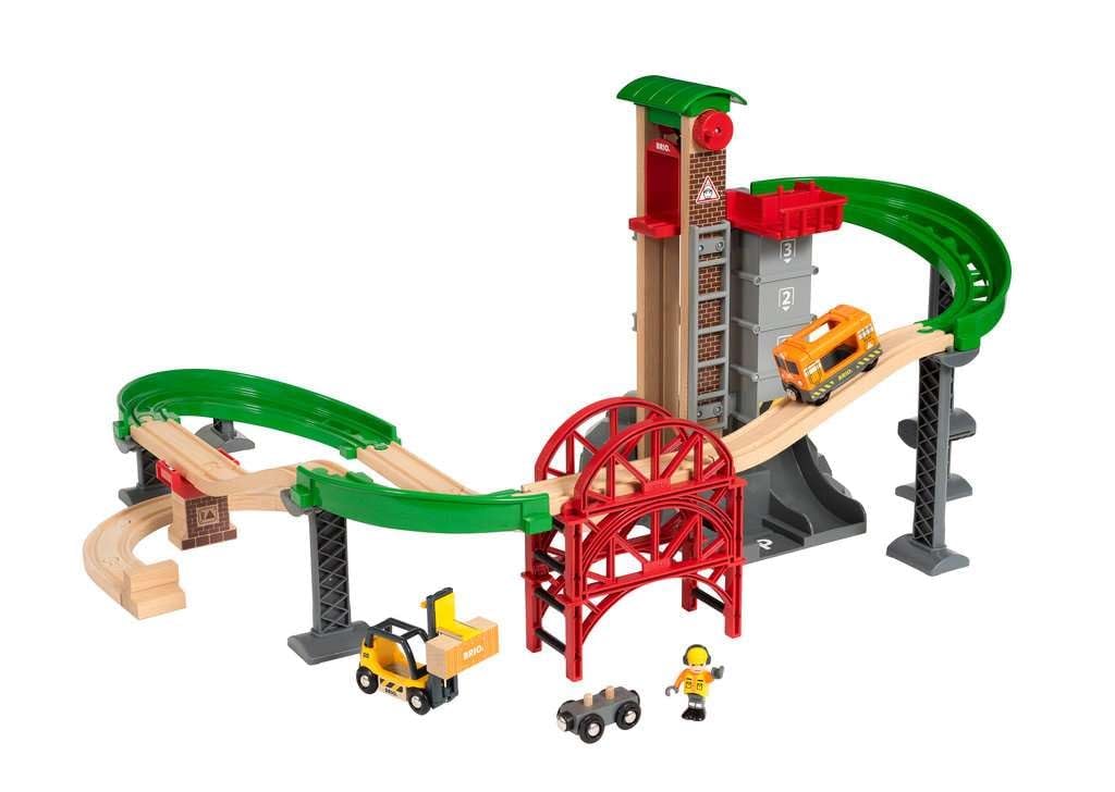 brio-world-33887-gro-es-lagerhaus-set-mit-aufzug-holzeisenbahn-ab-3-jahre image 4