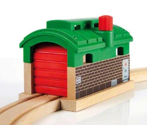 brio-world-drehbarer-lokschuppen-mit-rolltor image 8