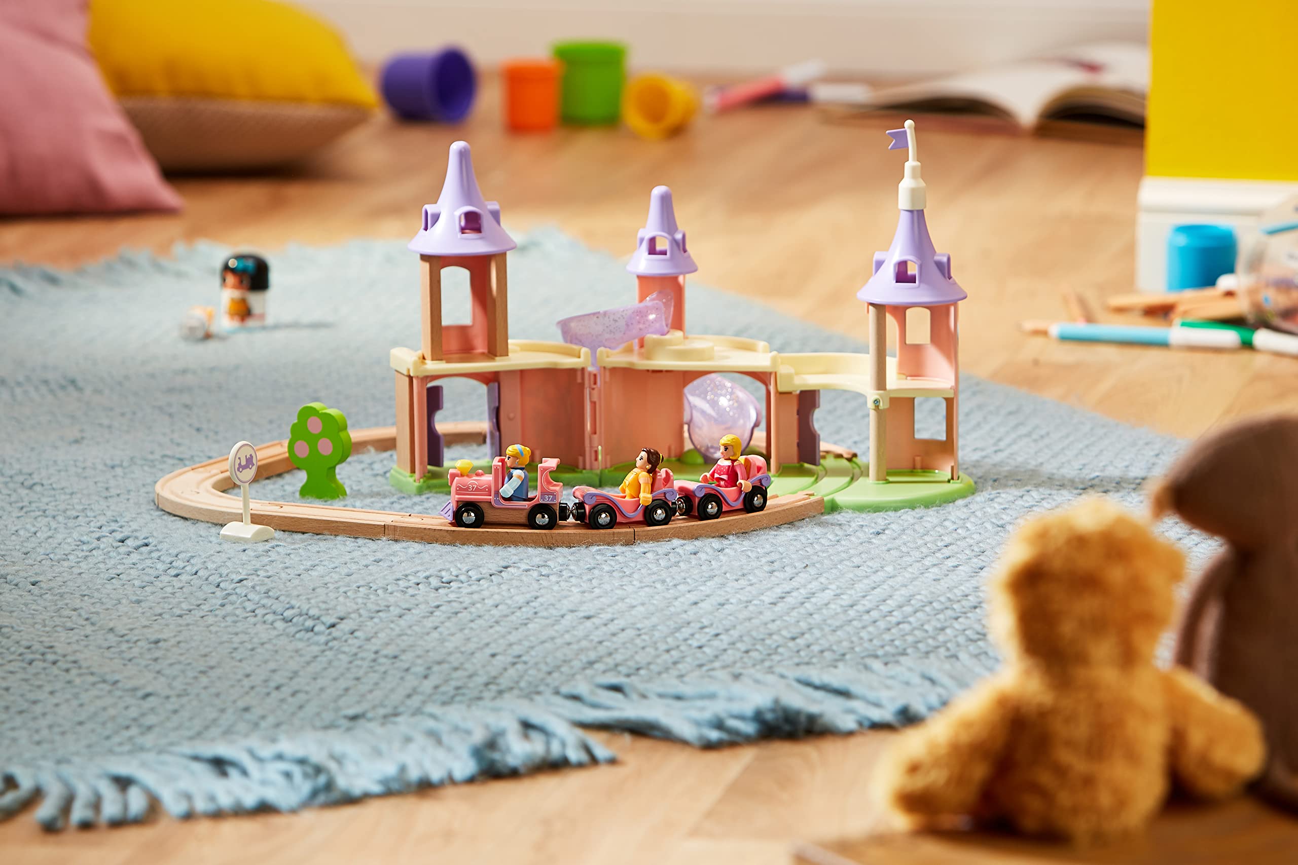 brio-world-33312-disney-traumschloss-eisenbahn-set-prinzessinnen-zug-mit-schloss image 2