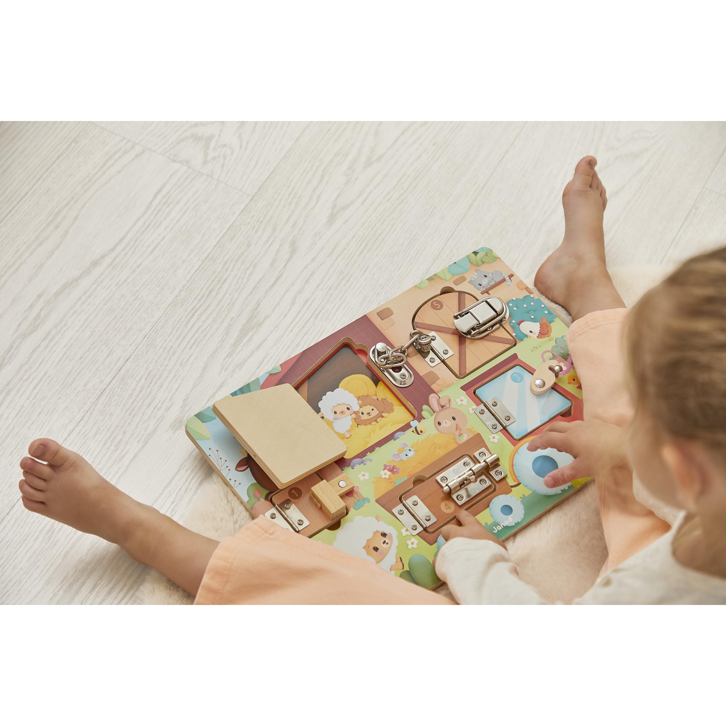 janod-bauernhof-busy-board-mit-5-schl-ssern-motorikbrett-holz-35-cm-ab-3-jahren image 8