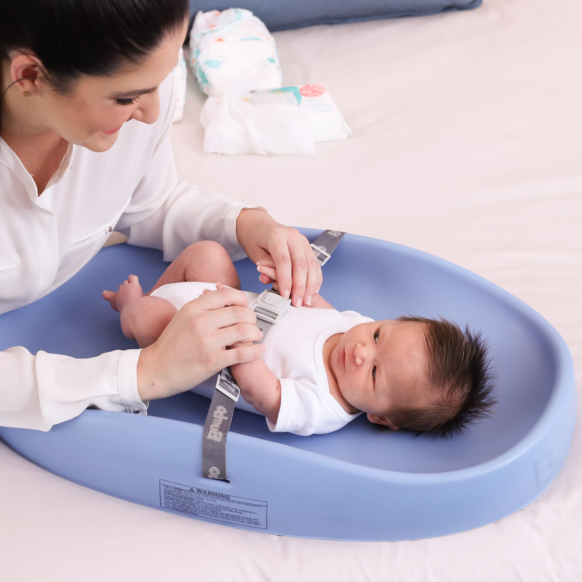bumbo-baby-wickelunterlage-mit-sicherheitsgurt-anti-roll-puderblau image 6