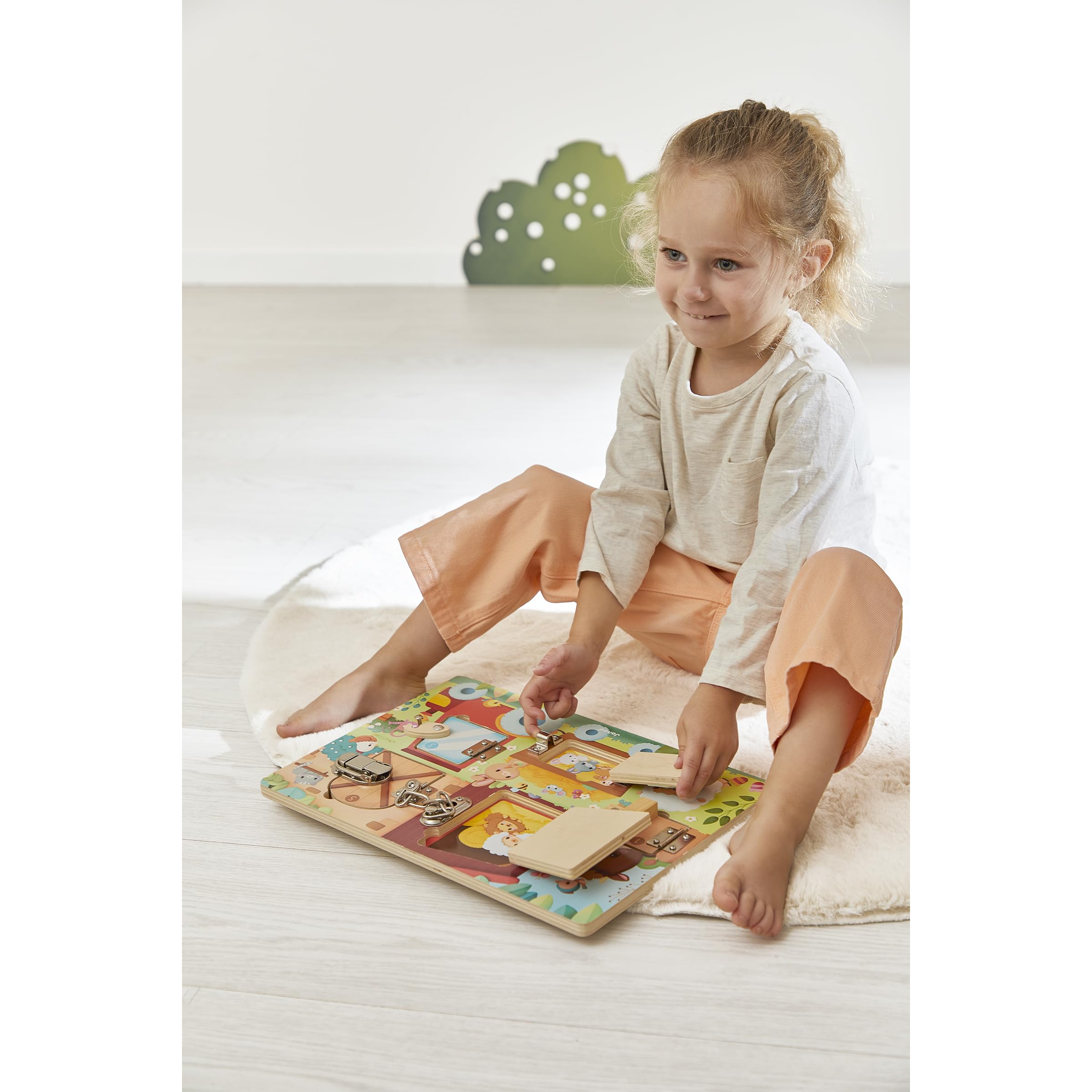 janod-bauernhof-busy-board-mit-5-schl-ssern-motorikbrett-holz-35-cm-ab-3-jahren image 6