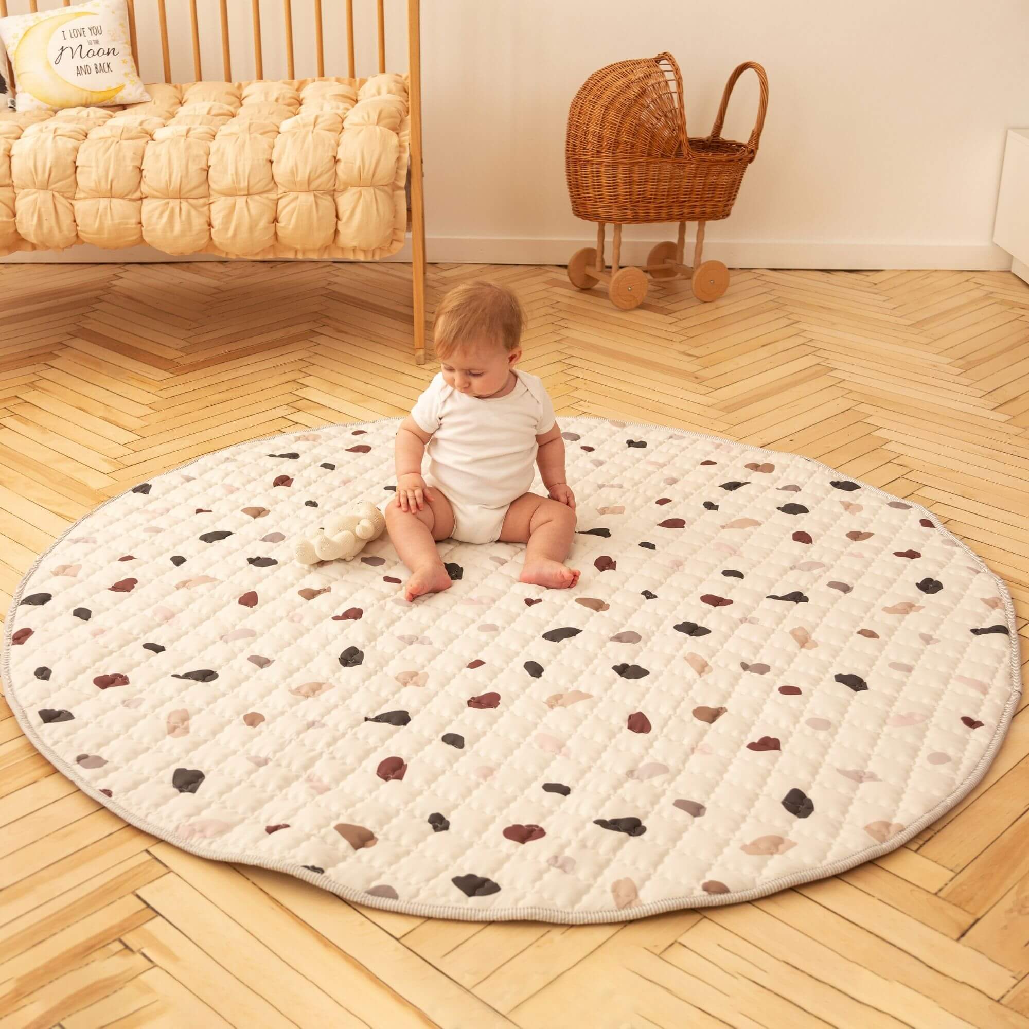 hakuna-matte-gesteppte-krabbeldecke-confetti-rund-150x1-5-cm image 8