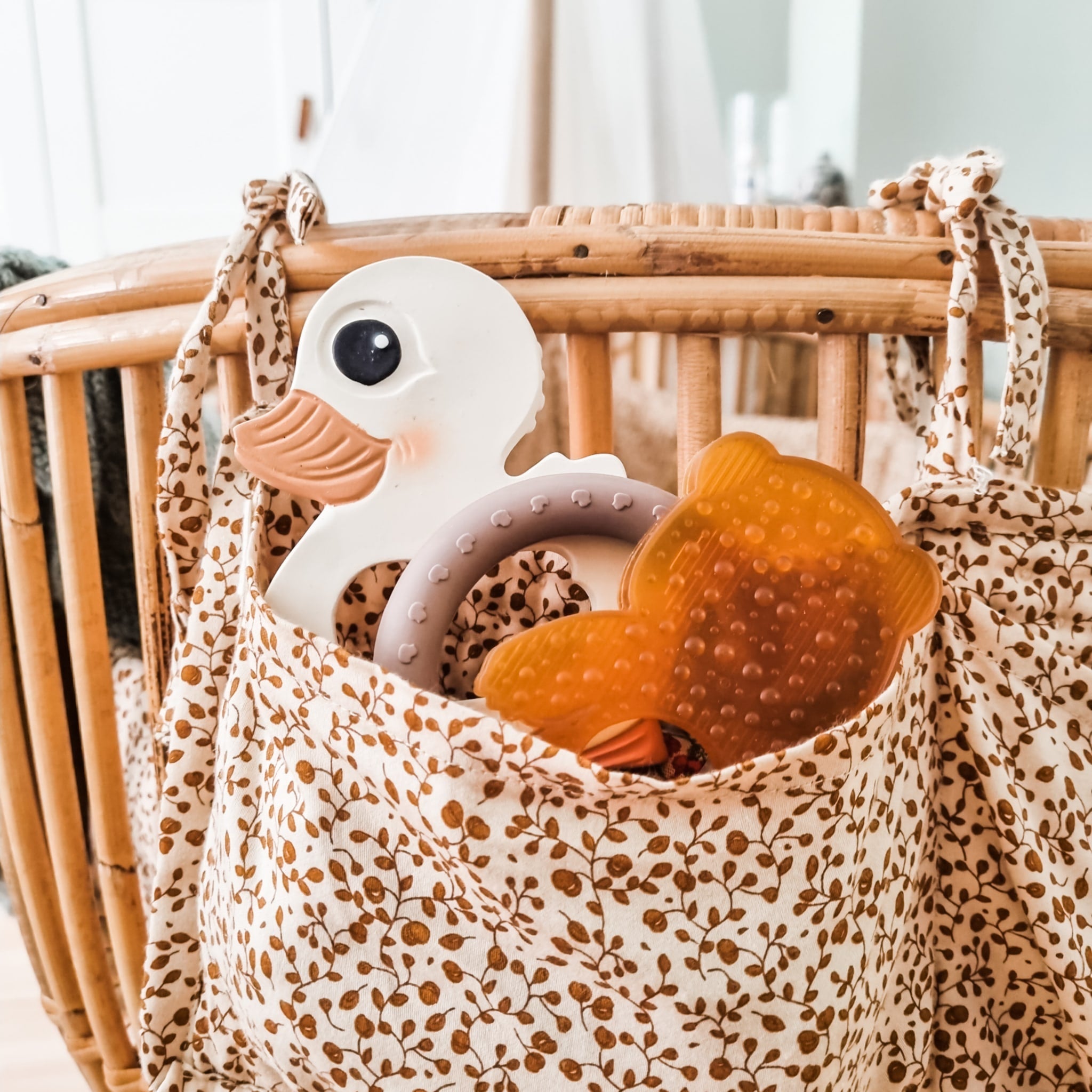 hevea-panda-teether-bei-ring-aus-naturkautschuk image 2