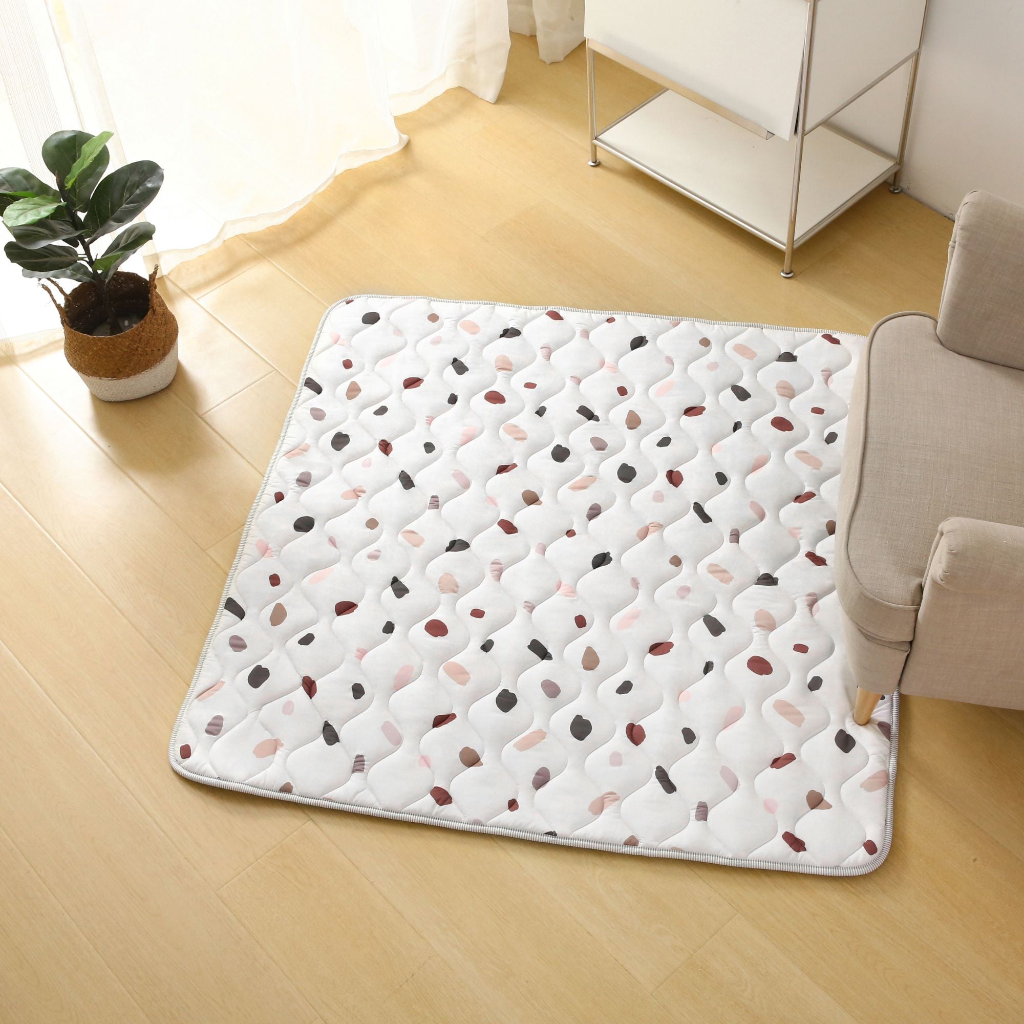 hakuna-matte-gesteppte-krabbeldecke-confetti-127x127x1-5-cm image 8
