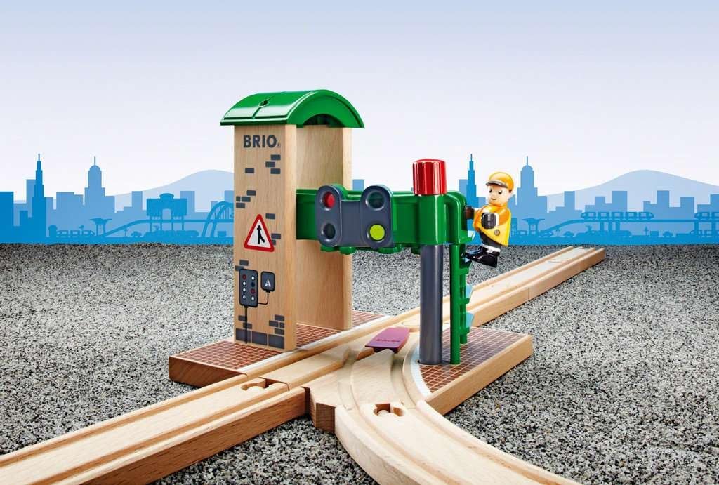 brio-world-signal-station-holzeisenbahn-zubeh-r-mit-weichenfunktion-und-spielfig image 2