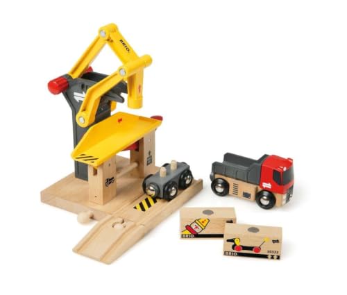 brio-world-frachtverladestation-mit-magnetarm-und-lkw image 8