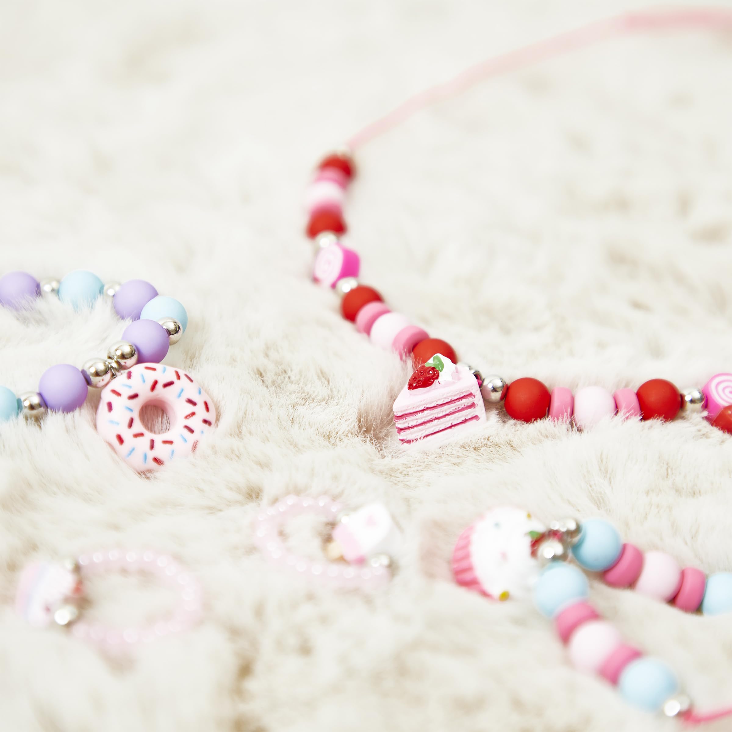 janod-schmuck-bastelset-gourmandises-j09183-5-schmuckst-cke-zum-selbermachen image 5