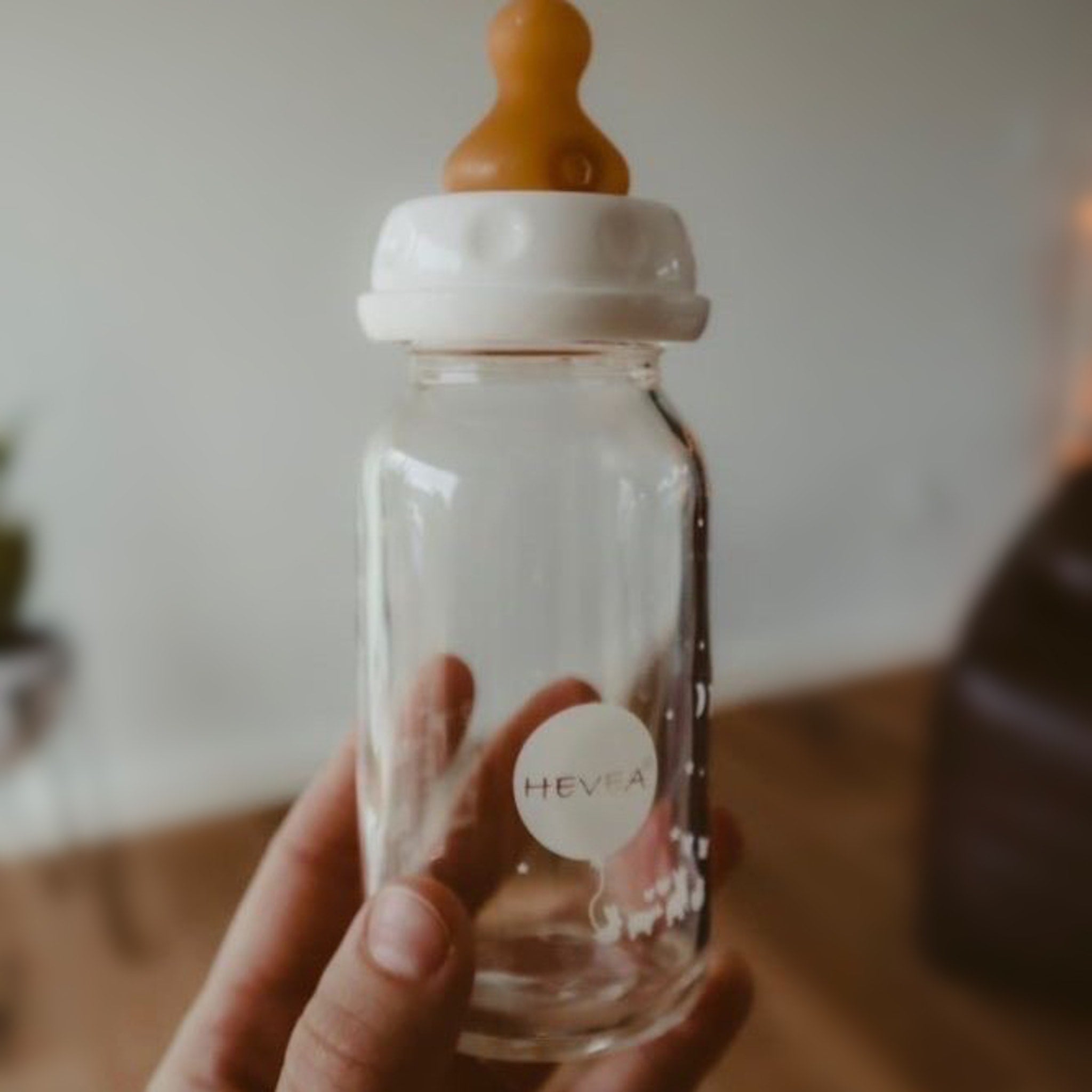 hevea-standard-neck-schraubringe-2er-set-f-r-glas-babyflasche-mit-staubkappe image 2